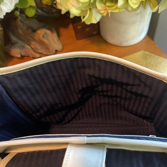 Coach Vintage Classic Legacy #4191 Soft Kelly Crossbody - Picture 9 of 16